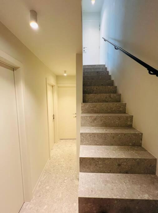 Surmont 52 Apartment Ieper Bagian luar foto